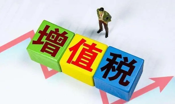 我是小规模，每个月开10万（季度30万）发票，这样不交增值税，违法吗？
